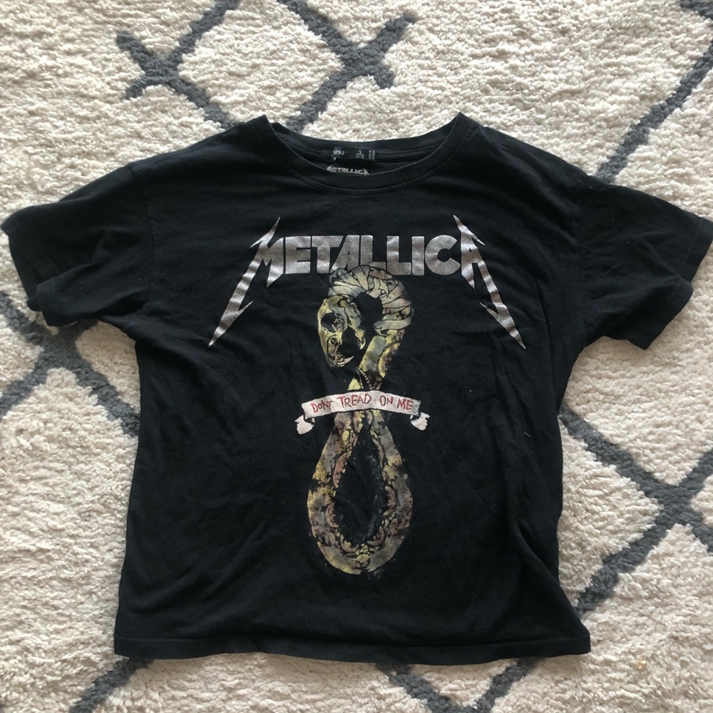 CHIC CROPPED BAND TEE